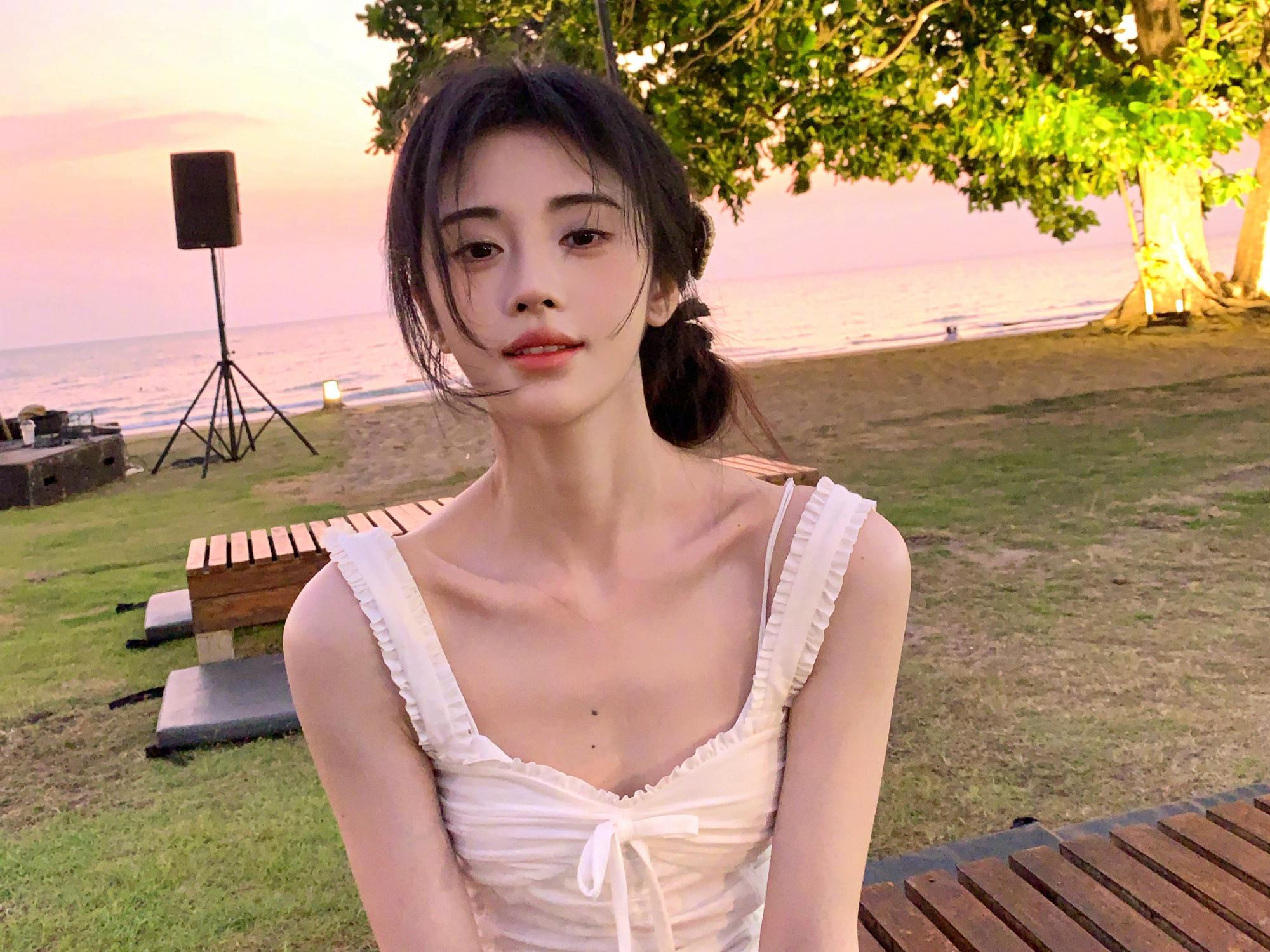 鞠婧祎照片3